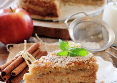 Szarlotka sypana – jabłecznik z kaszy manny